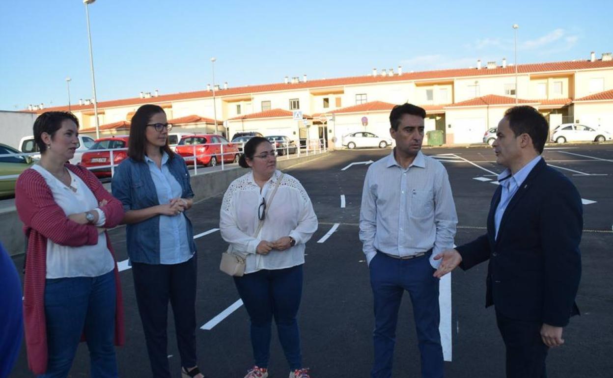 Las autoridades de Montijo y Puebla de la Calzada en la inauguración