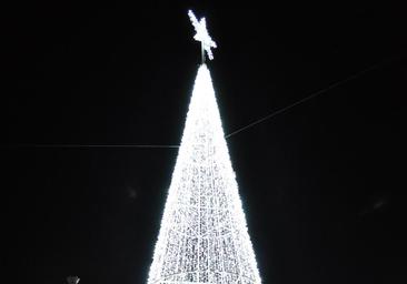 El próximo martes, encendido del árbol de Navidad en la plaza