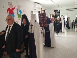 El Centro de Día acoge la celebración de la Semana Santa Intergeneracional