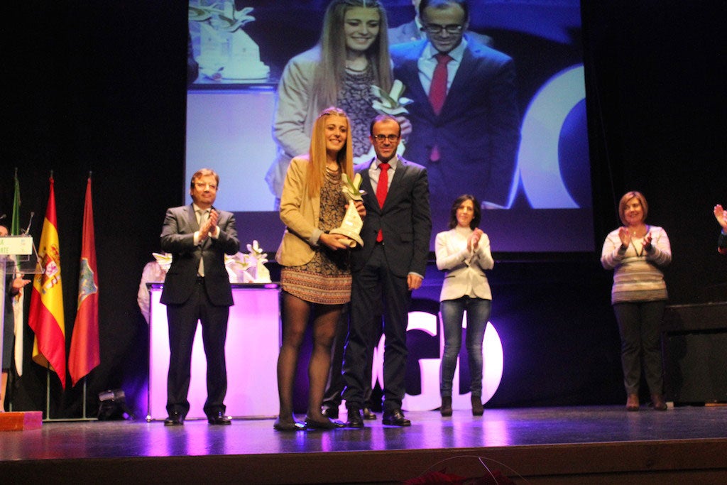 Carmen Menayo recibe el Premio Extremeño del Deporte como ‘Mejor Deportista Promesa Femenina’
