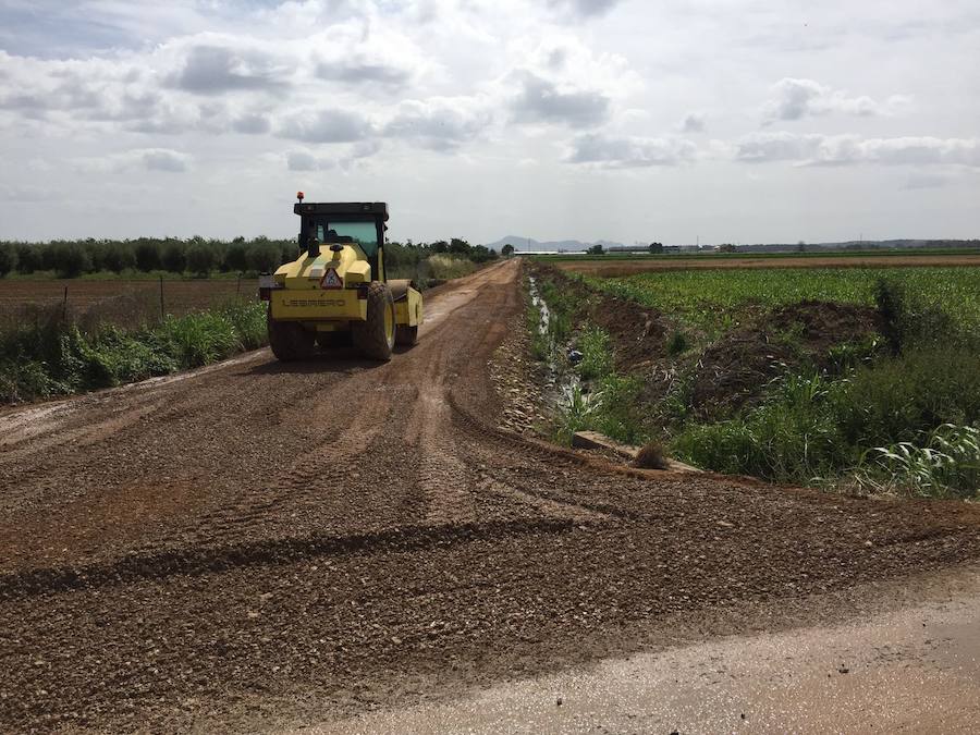 Se acondicionan los caminos agrícolas para la temporada