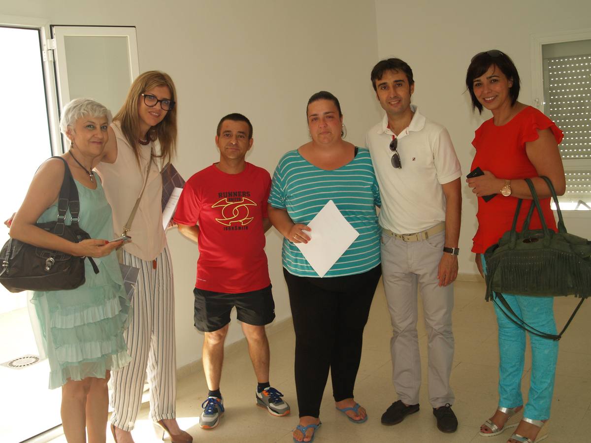 La Junta entrega dos viviendas sociales en Puebla