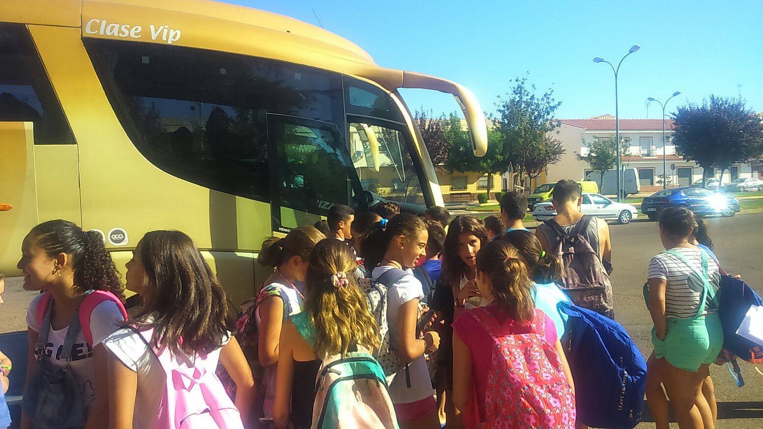 Excursión juvenil a 'Aquabadajoz'