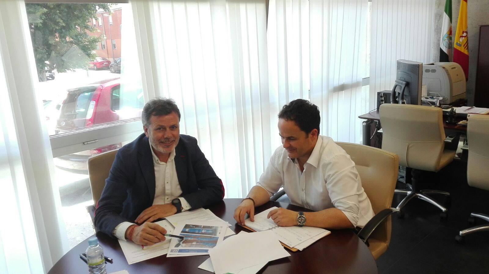 El Alcalde de Montijo se reúne con el Director General de Infraestructuras de la Junta de Extremadura