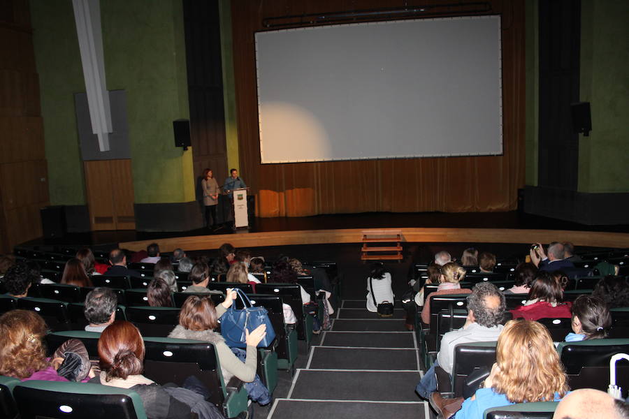 Teatro Municipal de Montijo en el día de la presentación del vídeo.