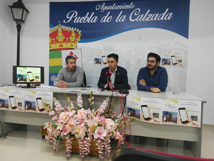 Jairo Naranjo, Juan Mari Delfa y José María González en la rueda de prensa ofrecida hoy