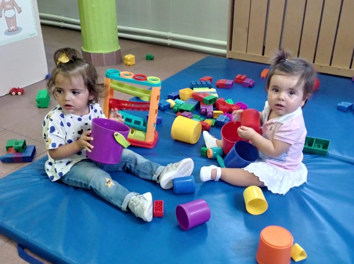 LDos de la niñas que asisten este año a la guardería 