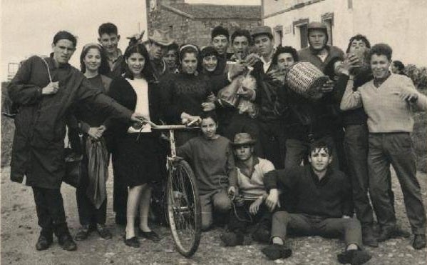 La localidad celebra el tradicional Jueves de Compadre un año más