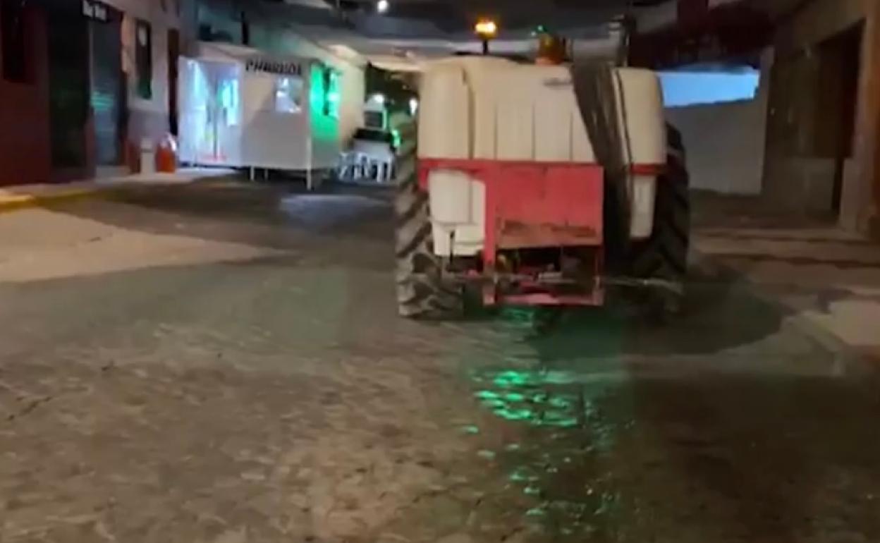 Se intensifican las labores de desinfección en las calles del municipio