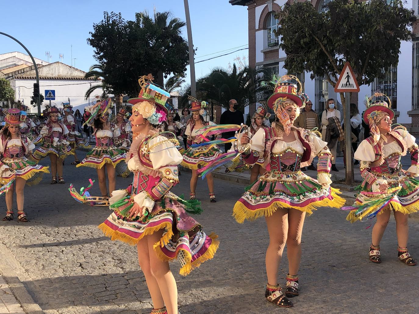 Fotos: El desfile de adultos hace brillar las calles de Quintana