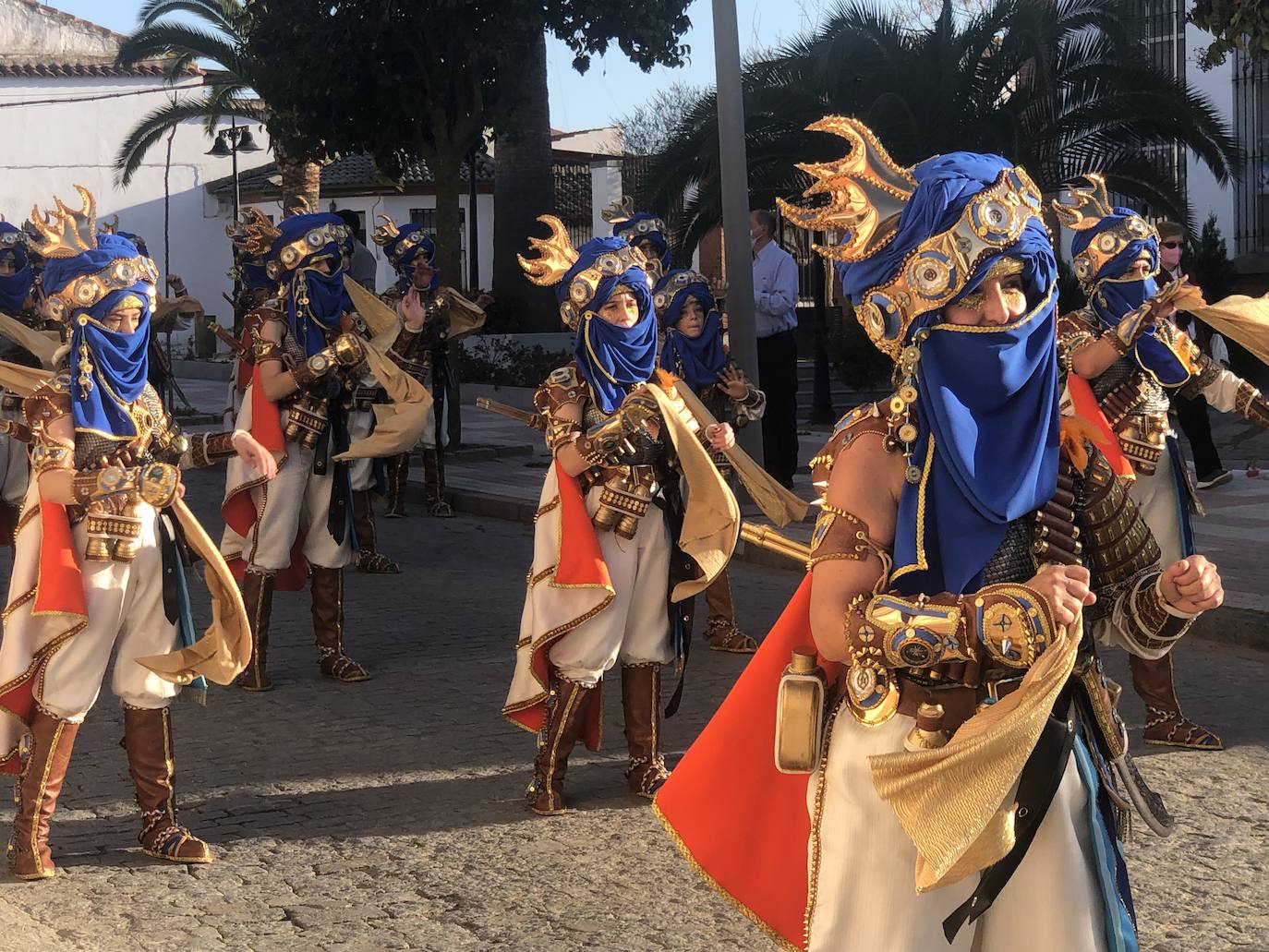 Fotos: El desfile de adultos hace brillar las calles de Quintana