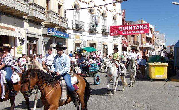 Los caballos, carros y carretas en el desfile del 2019, el último celebrado en Quintana . 