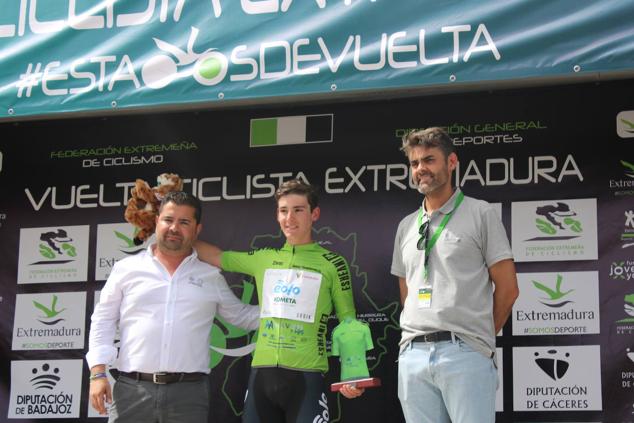 Fotos: Quintana se vuelca con los ciclistas de la Vuelta Extremadura 