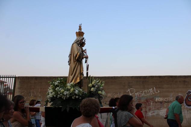 Fotos: Centenares de vecinos acompañaron a la Virgen del Carmen en su regreso al camino de Zalamea