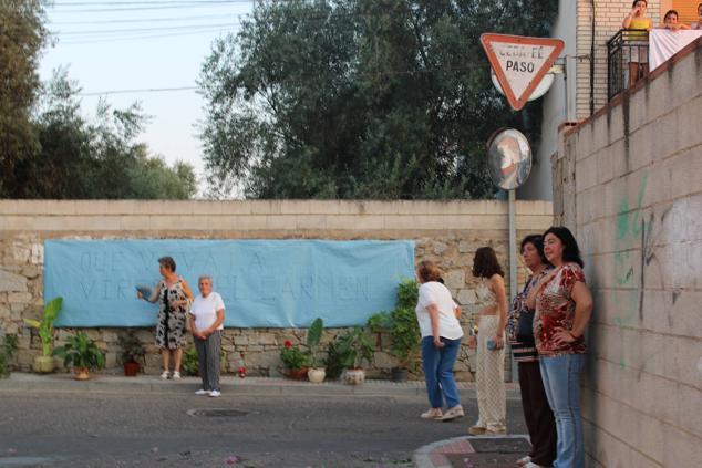 Fotos: Centenares de vecinos acompañaron a la Virgen del Carmen en su regreso al camino de Zalamea