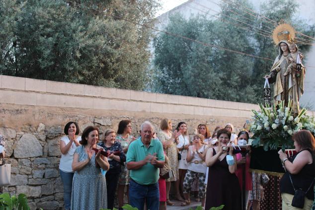 Fotos: Centenares de vecinos acompañaron a la Virgen del Carmen en su regreso al camino de Zalamea