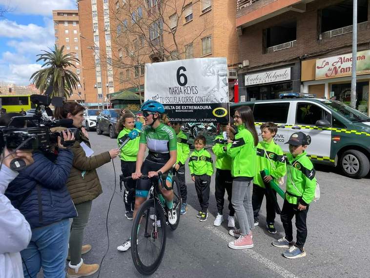 María Reyes Murillo finaliza la Vuelta a Extremadura en su debut como profesional