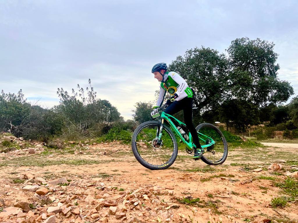 Un centenar de ciclistas se atrevieron con la Extrema Puerto la Cabra en su XX aniversario