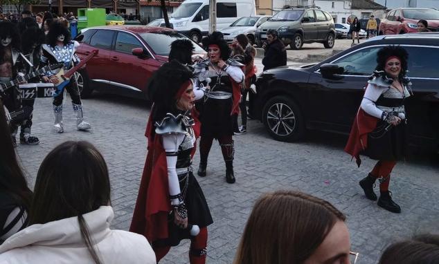 Fotos: Orginalidad, color y calidad en un lunes de Carnaval que brilló con luz propia