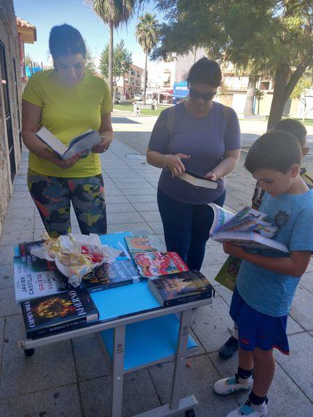 Los vecinos celebraron el Día del Libro en la calle