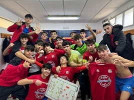 Apabullante victoria del CD Quintana Juvenil ante la Cruz Villanovense C