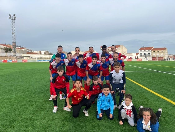 Exhibición de fútbol y goles del CD Quintana ante el Gimnástico Don Benito