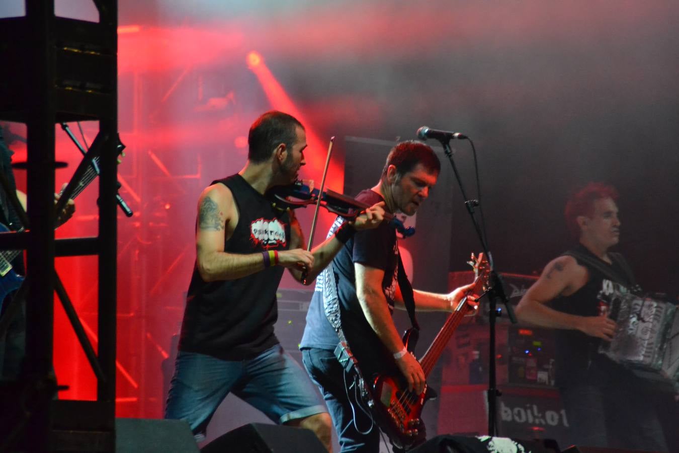 Boikot durante su actuación.