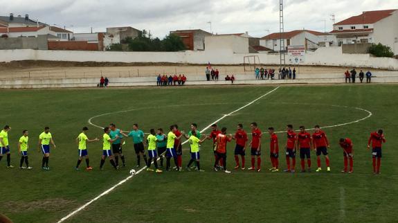 El saludo inicial en el partido 