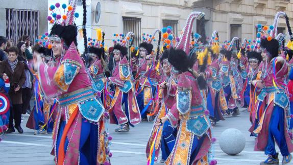 El pasacalle de los Caprichosos 