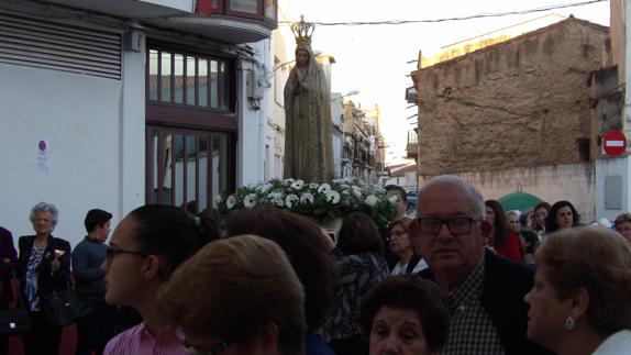 La Virgen a su paso por la Plaza de Extremadura 