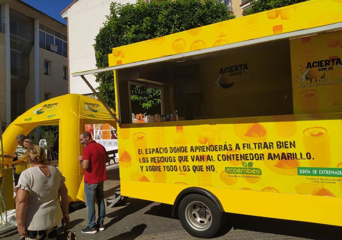 San Vicente se suma a la campaña de reciclaje 'Acierta con el amarillo'