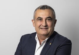 El edil de la localidad Andrés Hernáiz.