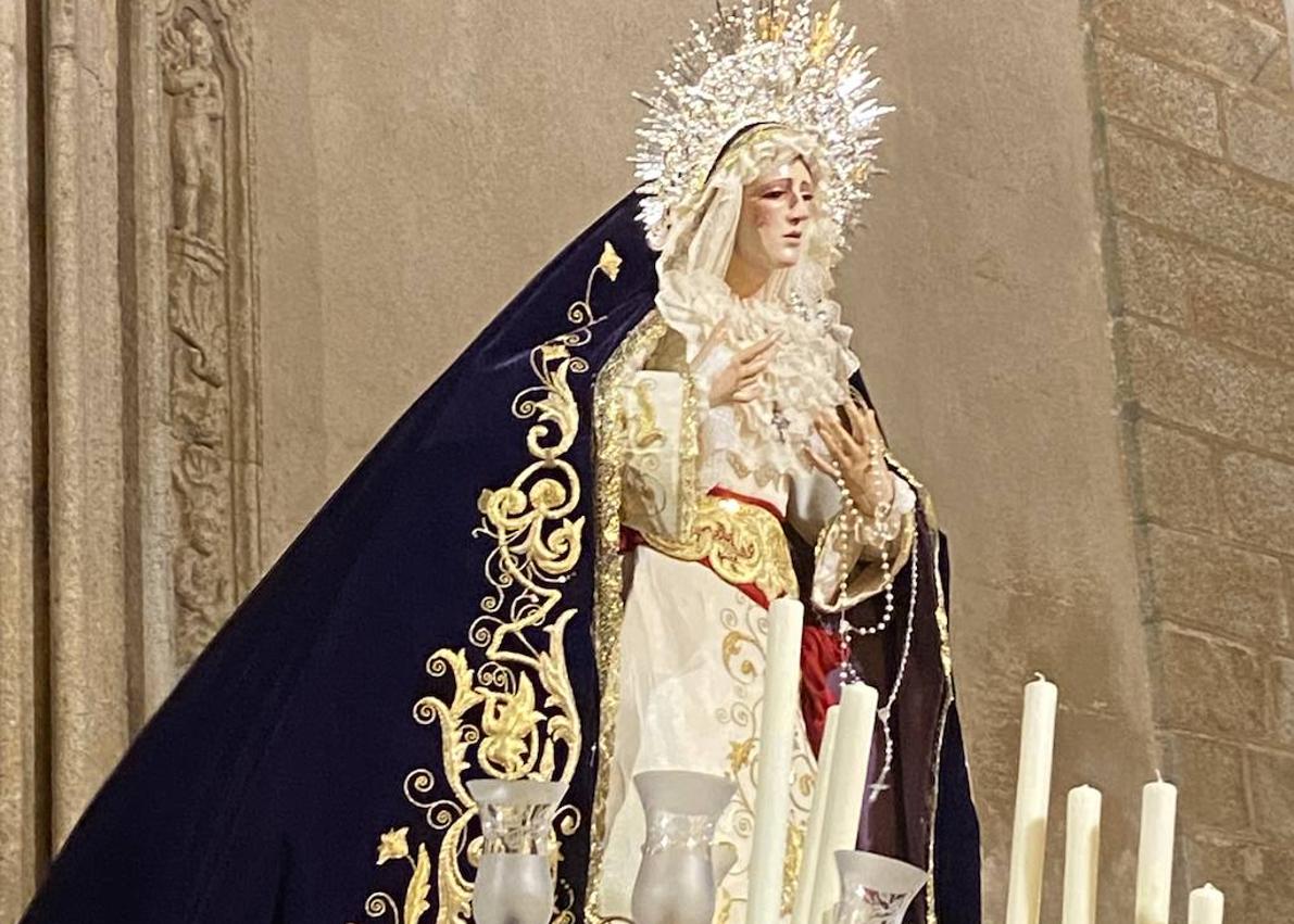 Imagen secundaria 1 - La localidad disfrutó de la Semana Santa a pesar de la lluvia y el mal tiempo