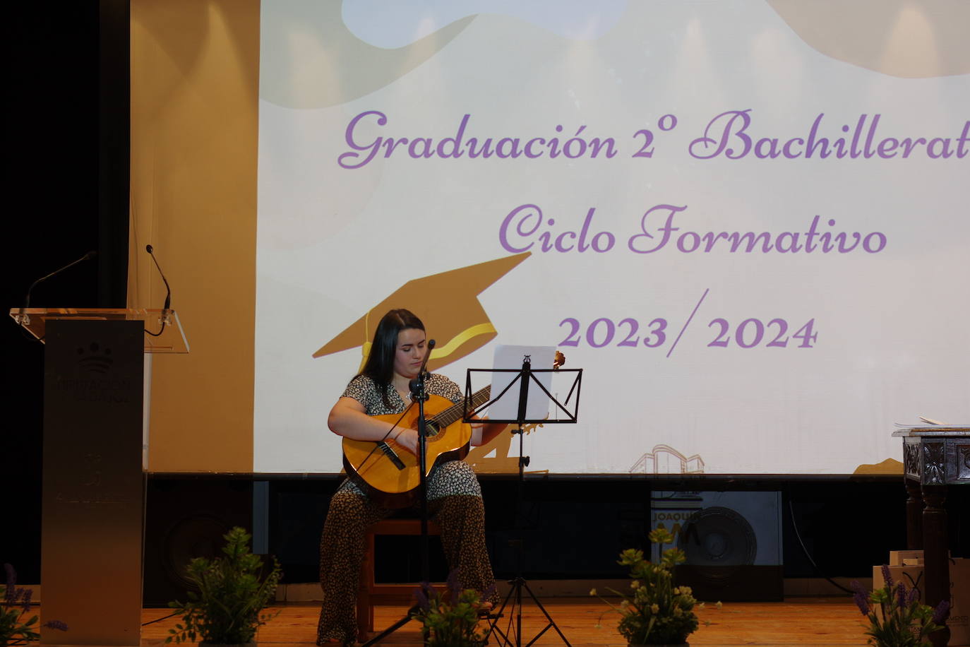 Graduados los alumnos de bachillerato y ciclo del instituto Joaquín Sama (II)