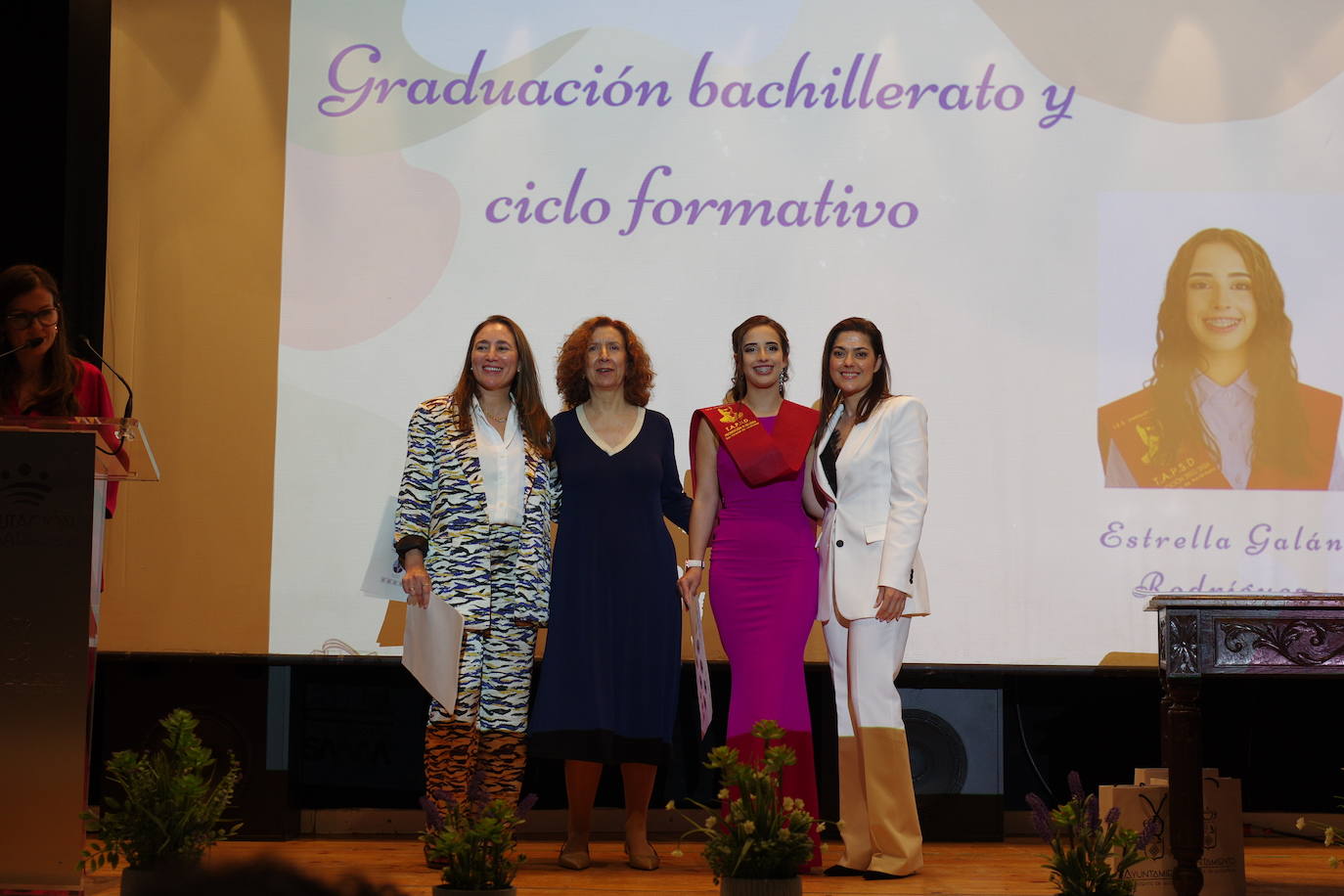 Graduados los alumnos de bachillerato y ciclo del instituto Joaquín Sama (II)