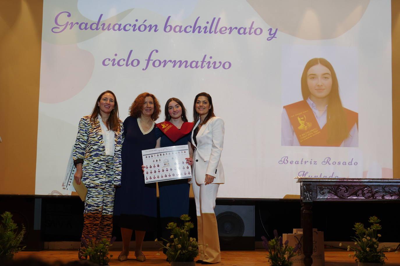 Graduados los alumnos de bachillerato y ciclo del instituto Joaquín Sama (II)
