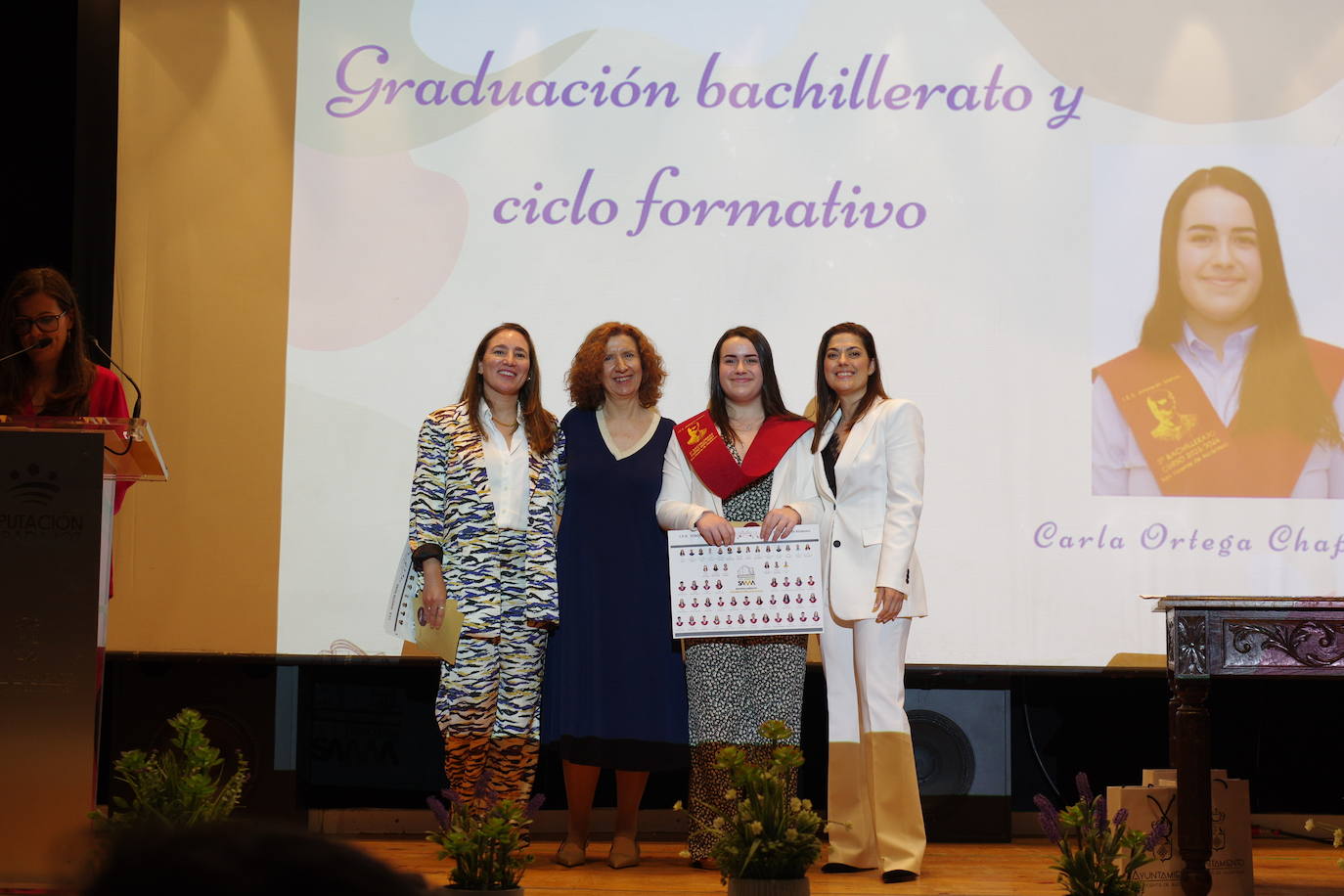 Graduados los alumnos de bachillerato y ciclo del instituto Joaquín Sama