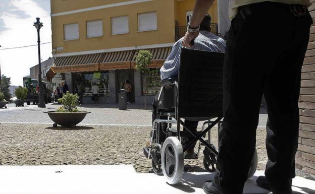 Accesibilidad en la puerta del Museo De Arte Romano de Mérida.