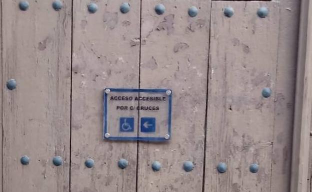 Imagen de la señalización instalada.