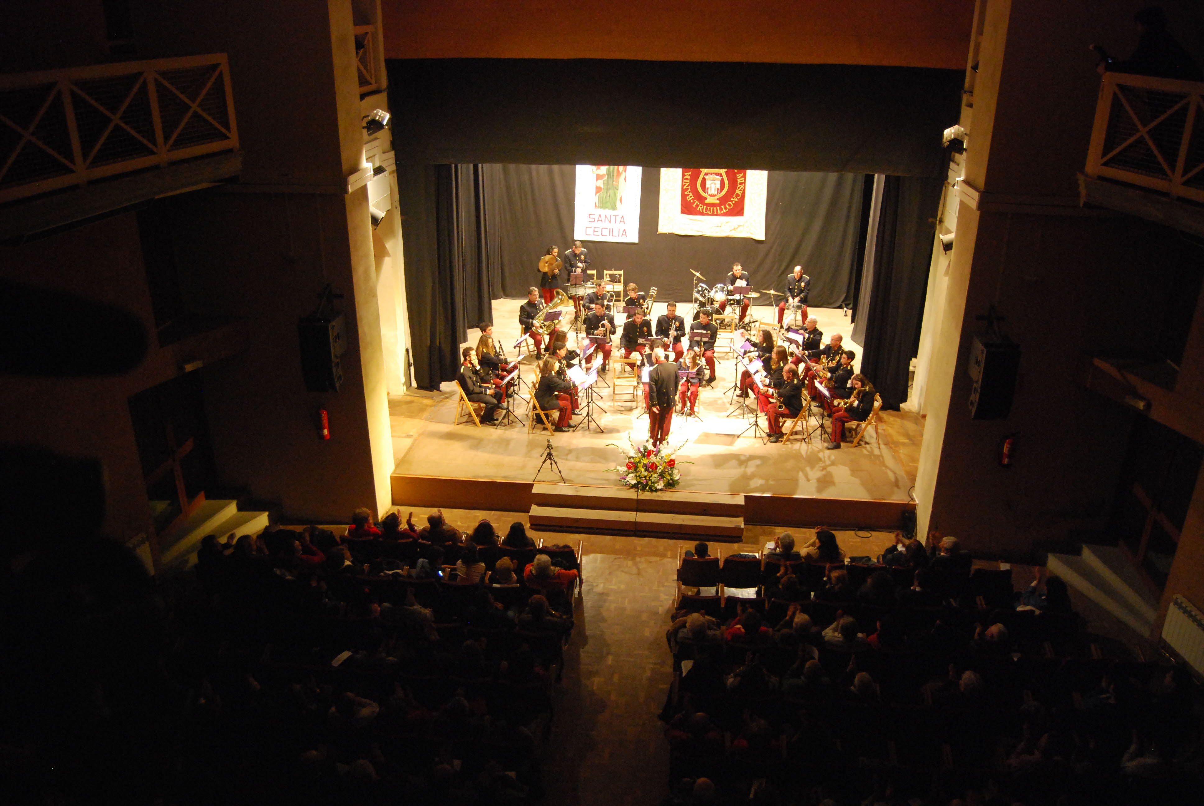 El Teatro Gabriel y Galán de Trujillo inaugura un sistema para la discapacidad auditiva