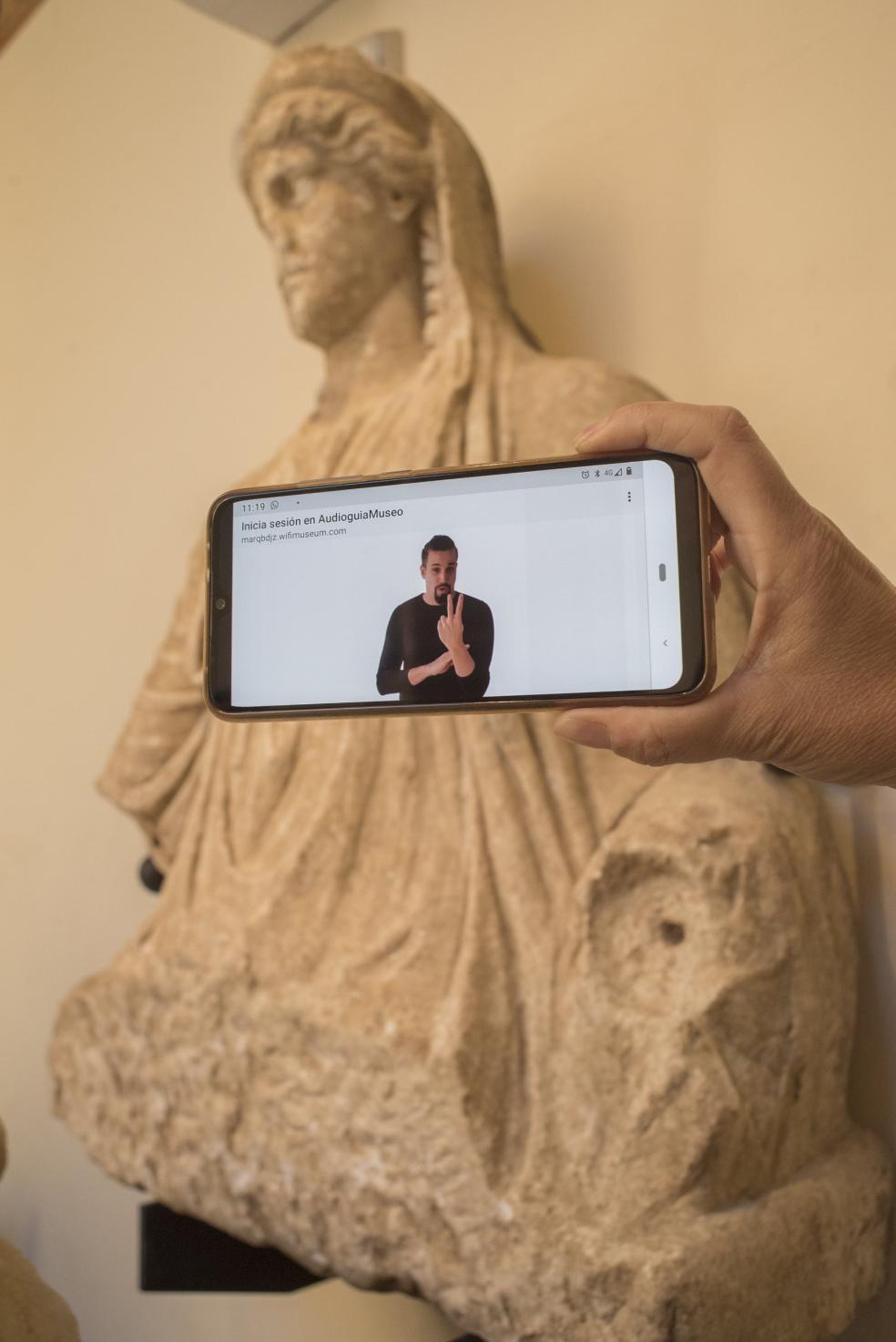 El primer museo con una guía en lengua de signos