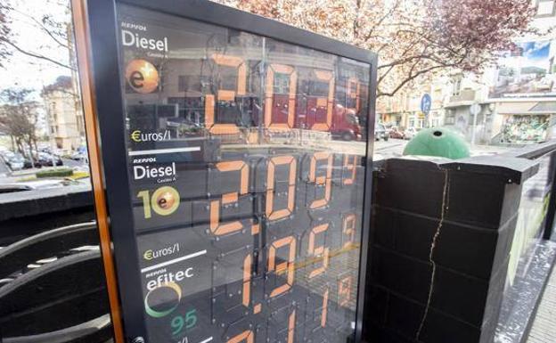 107 gasolineras extremeñas tienen hoy el precio por encima de los 2 euros