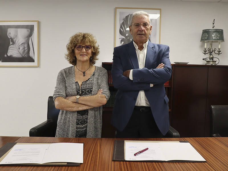 Manuela Calvo Riballo,vicepresidenta de COCEMFE, y Emilio Vázquez, presidente de Fundación CB 