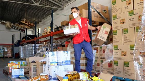 Cruz Roja en Extremadura repartirá más de 196.000 kilos de alimentos entre las personas más desfavorecidas