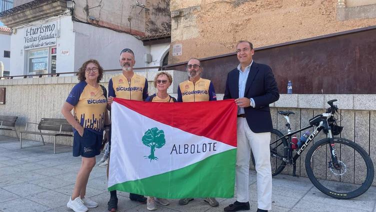 El proyecto solidario Bicidarios recala en Cáceres