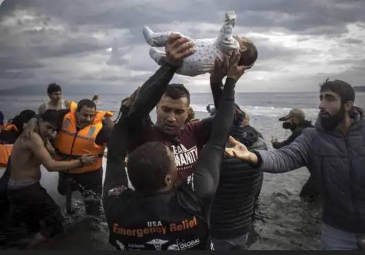 Fotografías de Santi Palacios ahondan en los límites a los que se enfrentan los migrantes