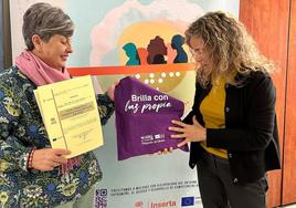 Dos participantes en el taller en Puebla de la Calzada