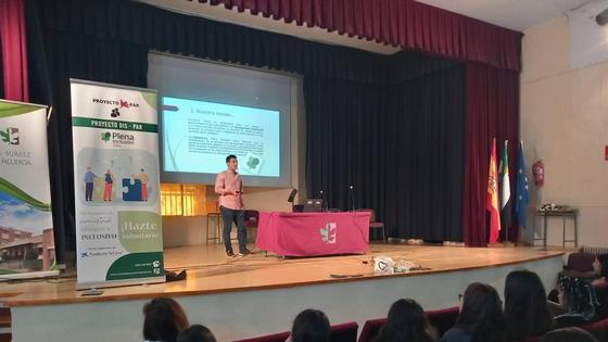 El proyecto 'Dis-Par' conecta a personas con discapacidad con voluntarios zafrenses