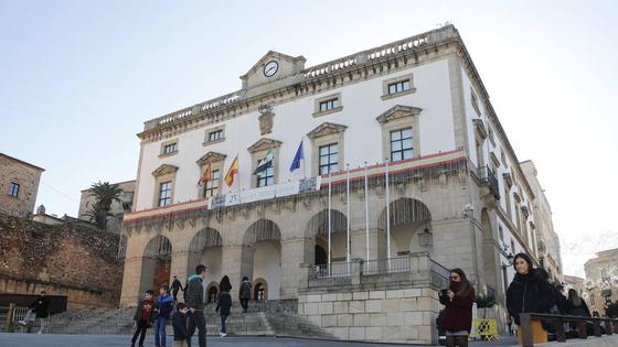 El Ayuntamiento de Cáceres reparte 100.000 euros entre las entidades sociales que ayudan a personas vulnerables