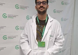 El logopeda Luis Bejarano forma parte del equipo junto a otros profesionales de este campo que ya trabajan en la asociación.